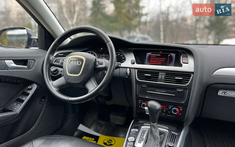 Седан Audi A4 2011 в Львове