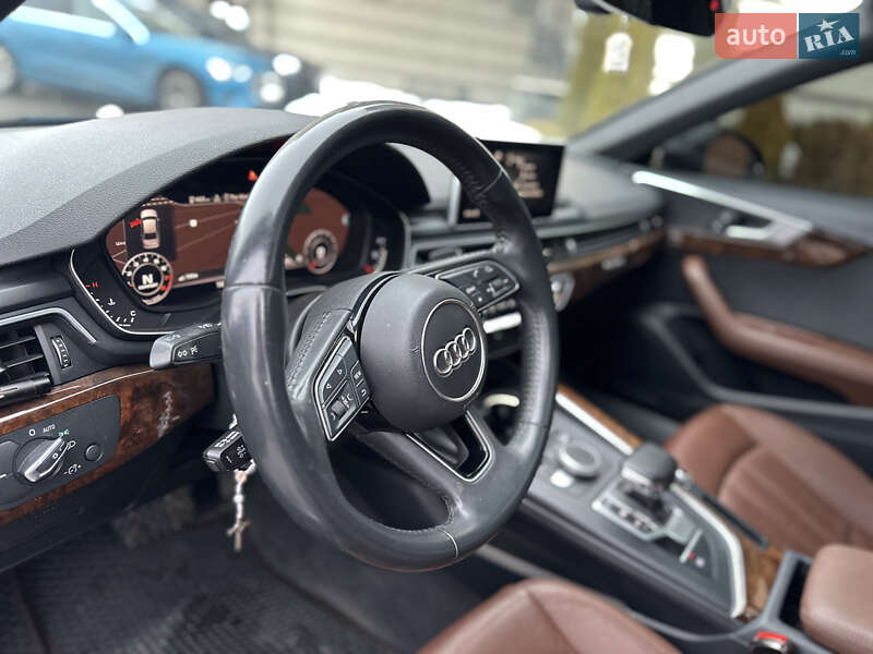 Седан Audi A4 2018 в Шептицькому