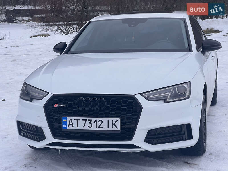 Седан Audi A4 2017 в Долині