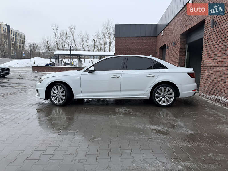Седан Audi A4 2018 в Хмельницькому