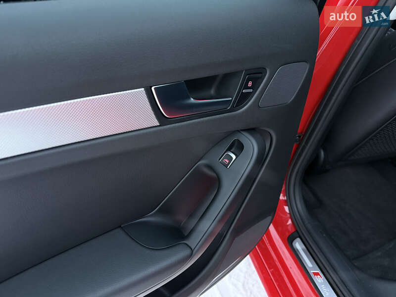 Седан Audi A4 2015 в Киеве