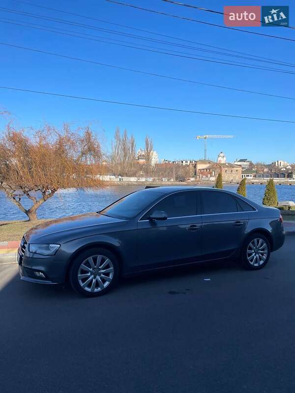 Седан Audi A4 2013 в Білій Церкві