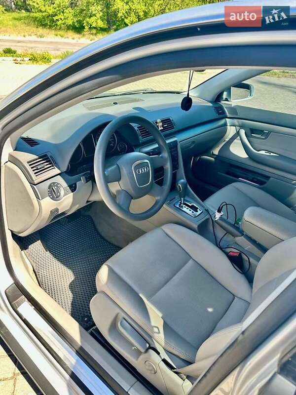Седан Audi A4 2005 в Києві