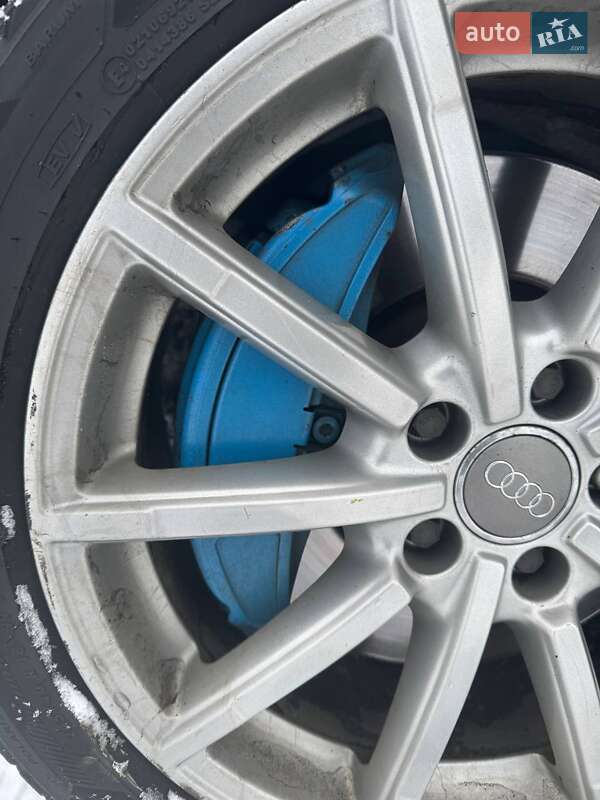 Седан Audi A4 2015 в Ємільчиному