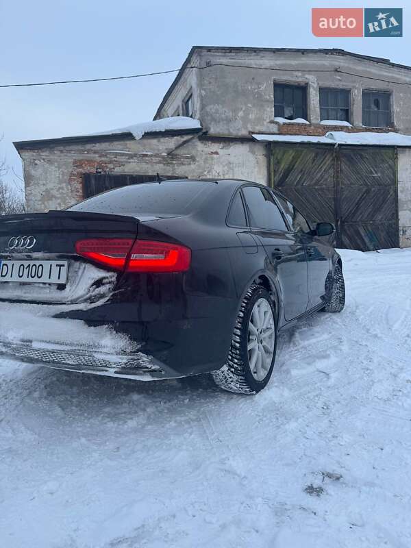 Седан Audi A4 2015 в Ємільчиному