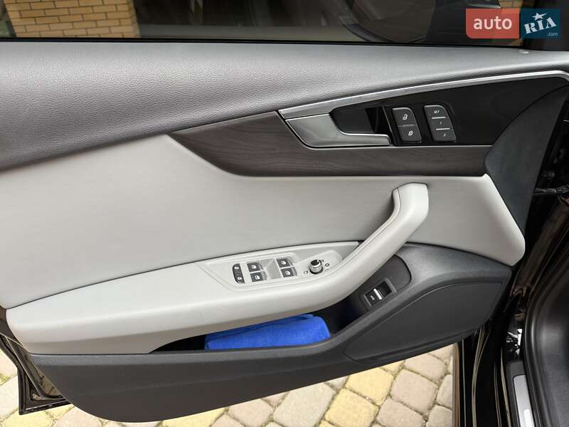 Седан Audi A4 2023 в Вінниці
