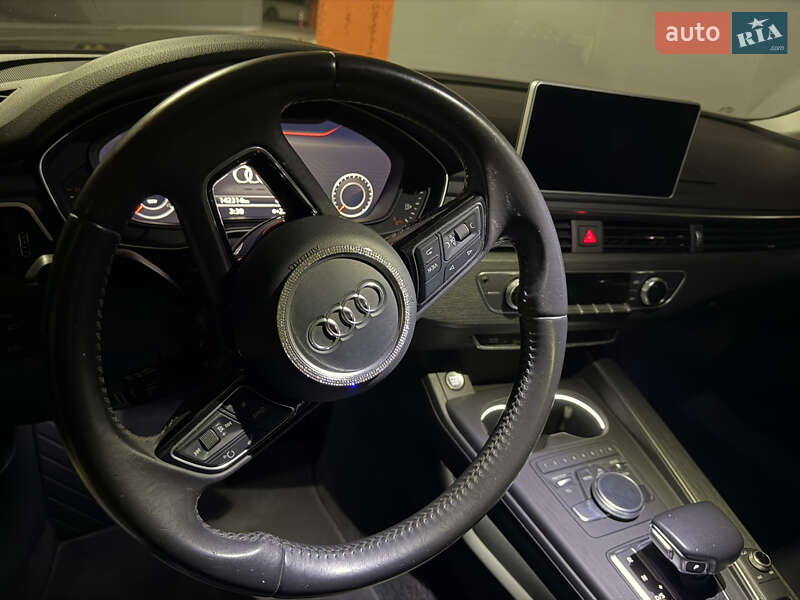 Седан Audi A4 2016 в Киеве