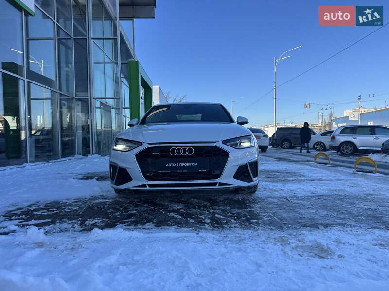 Седан Audi A4 2019 в Киеве