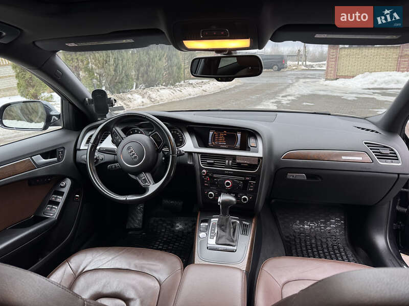 Седан Audi A4 2015 в Самборе