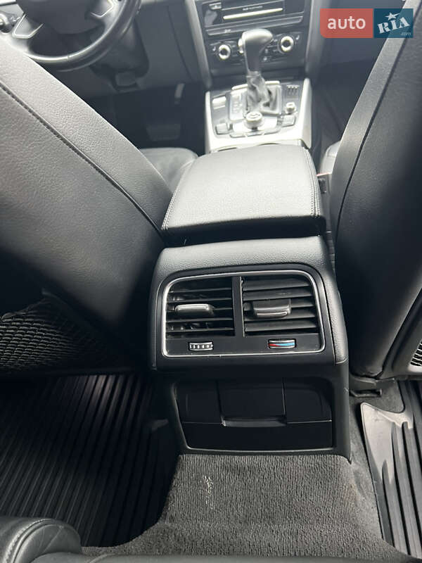 Седан Audi A4 2014 в Самборі