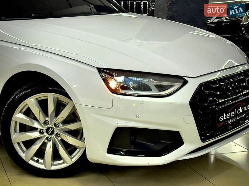 Седан Audi A4 2021 в Миколаєві
