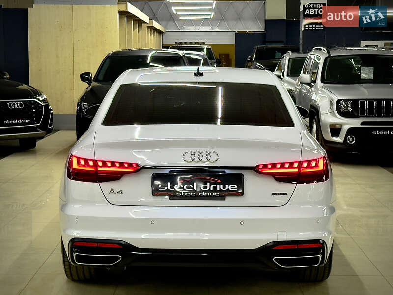 Седан Audi A4 2021 в Миколаєві