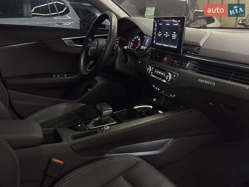 Седан Audi A4 2021 в Миколаєві