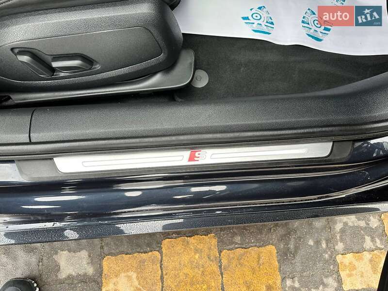 Седан Audi A4 2017 в Львові