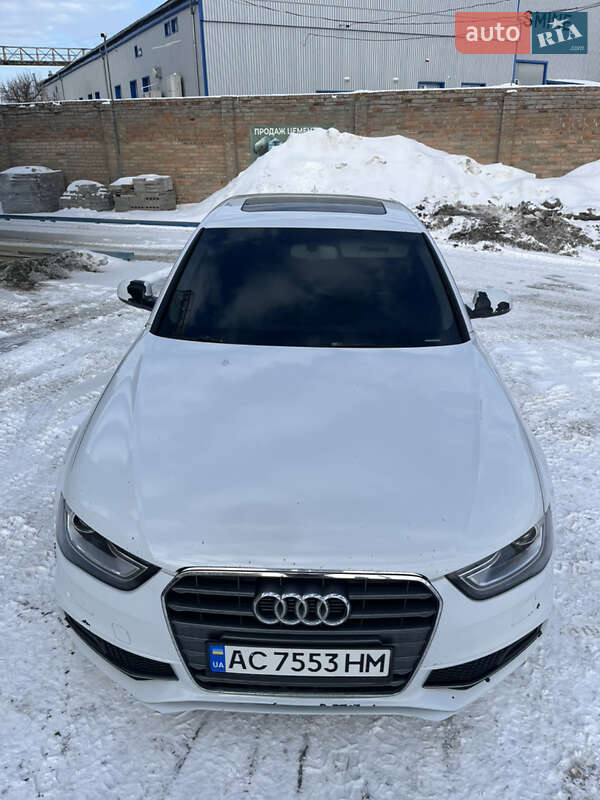 Седан Audi A4 2013 в Луцке
