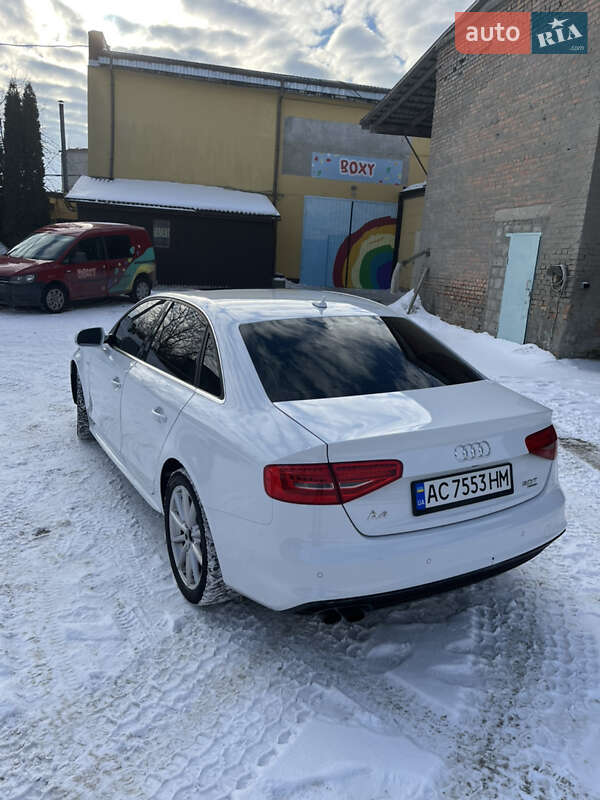 Седан Audi A4 2013 в Луцке