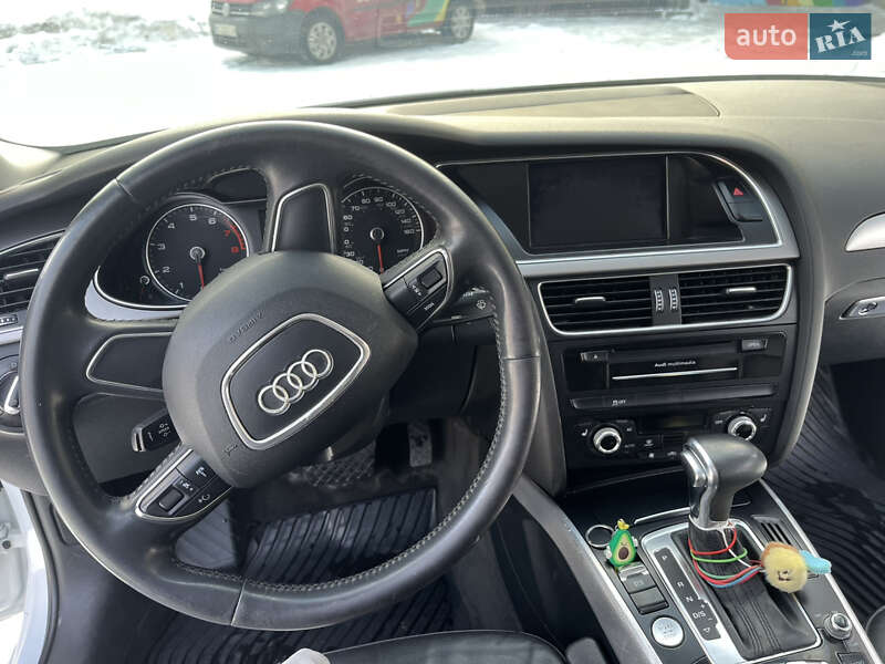 Седан Audi A4 2013 в Луцке