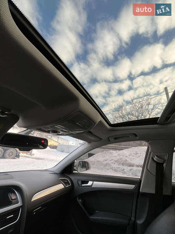 Седан Audi A4 2013 в Луцке