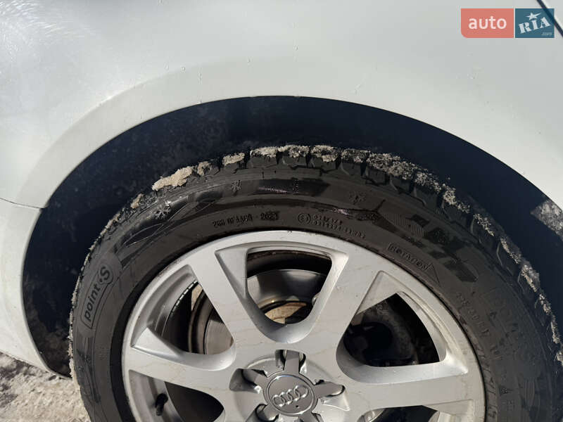 Седан Audi A4 2012 в Ровно