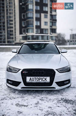 Седан Audi A4 2012 в Киеве