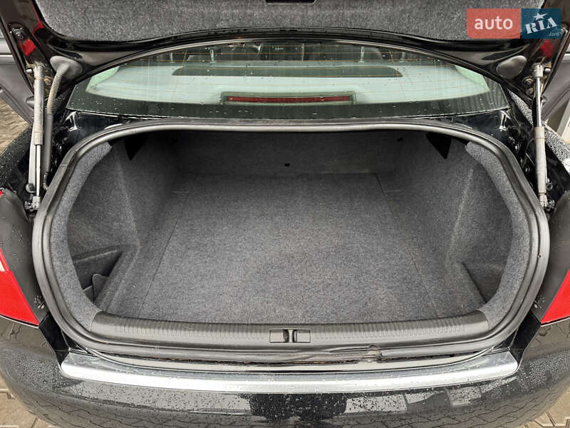 Седан Audi A4 2001 в Владимире