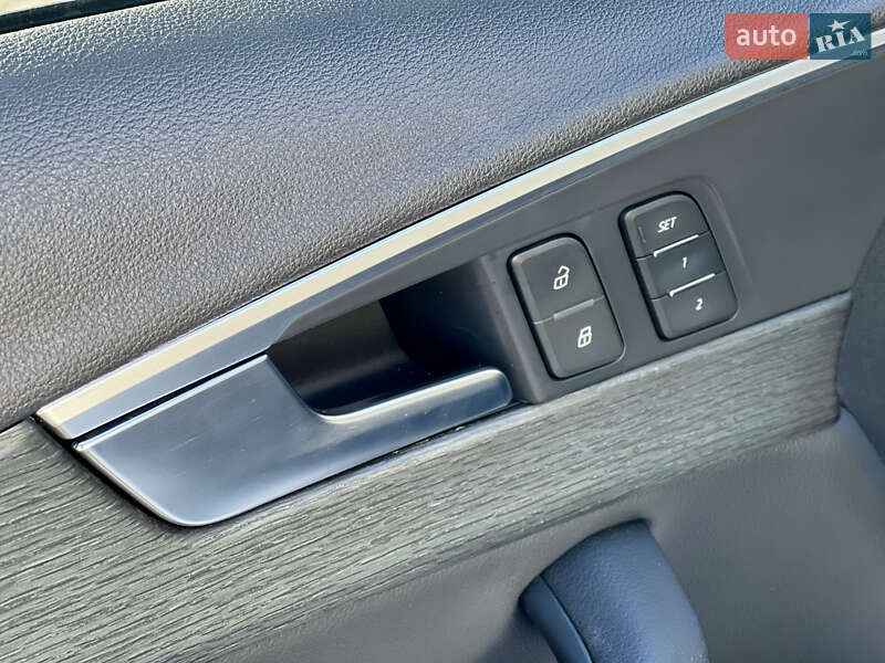 Седан Audi A4 2016 в Киеве