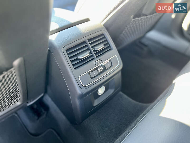 Седан Audi A4 2016 в Киеве