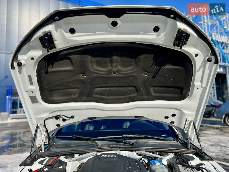 Седан Audi A4 2016 в Киеве