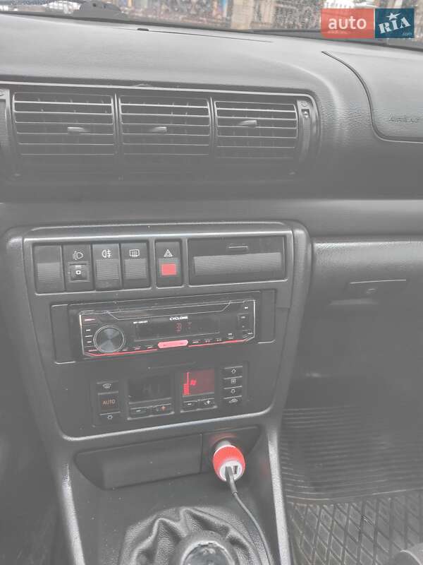 Седан Audi A4 1996 в Тернополе