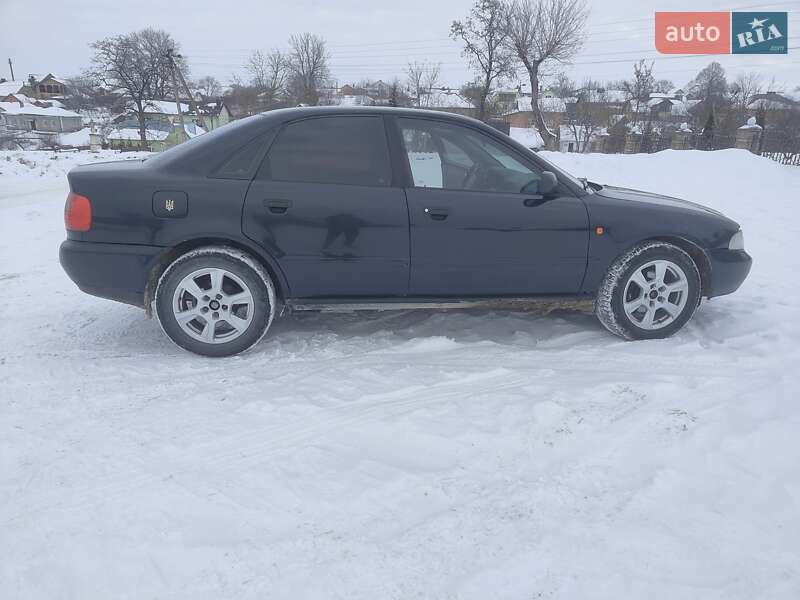 Седан Audi A4 1996 в Тернополе