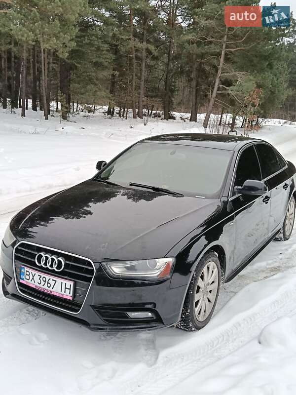 Седан Audi A4 2015 в Острозі