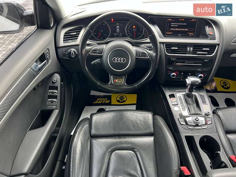 Седан Audi A4 2014 в Ивано-Франковске