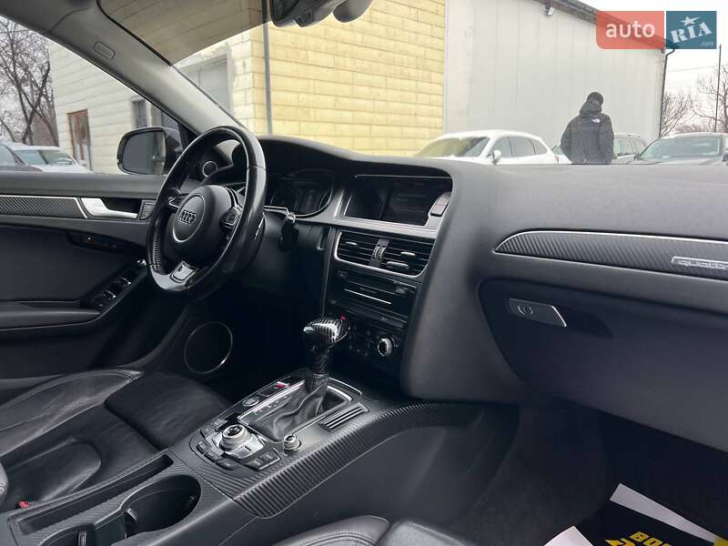 Седан Audi A4 2014 в Ивано-Франковске