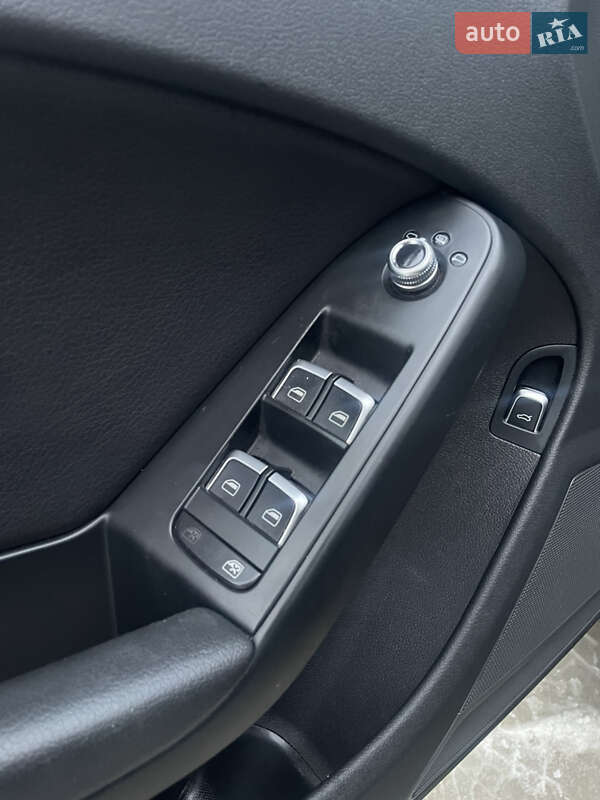 Седан Audi A4 2013 в Новояворівську