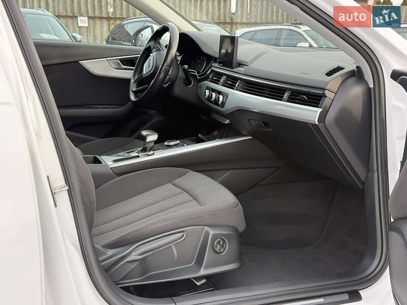 Универсал Audi A4 2017 в Луцке