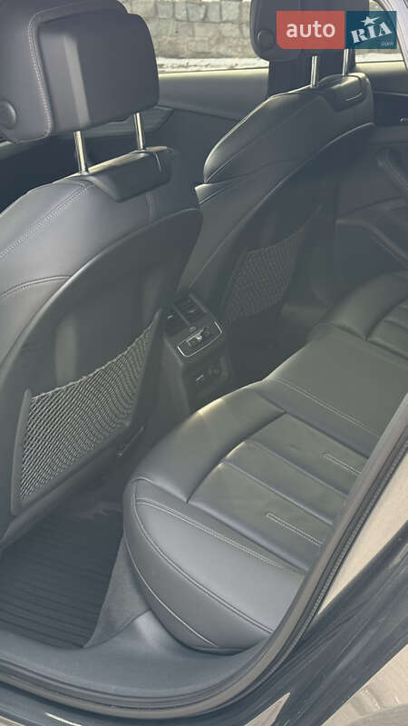 Седан Audi A4 2021 в Днепре