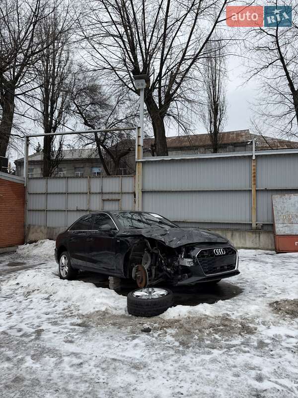 Седан Audi A4 2020 в Дніпрі