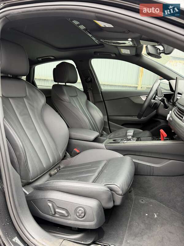 Седан Audi A4 2020 в Дніпрі