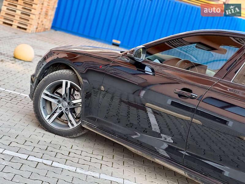 Седан Audi A4 2017 в Киеве