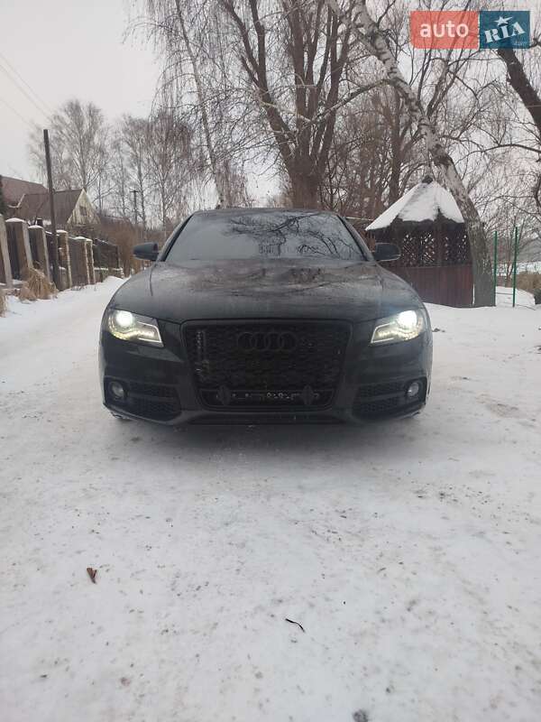 Седан Audi A4 2011 в Люботині