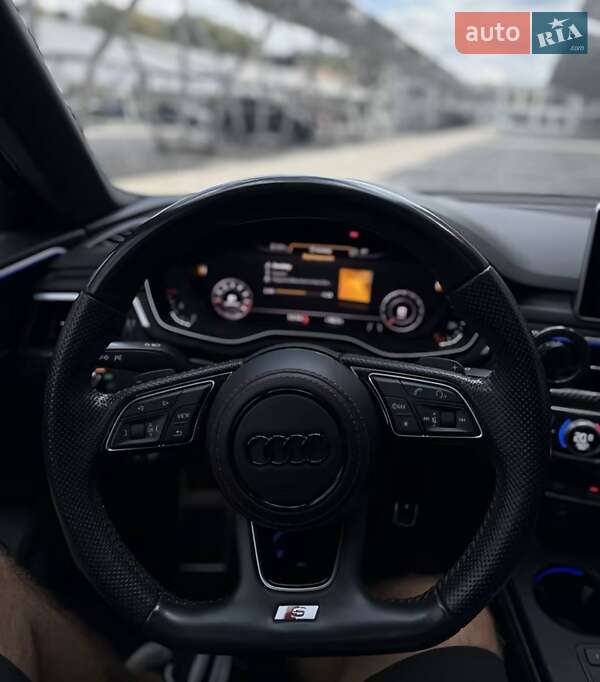 Седан Audi A4 2017 в Киеве
