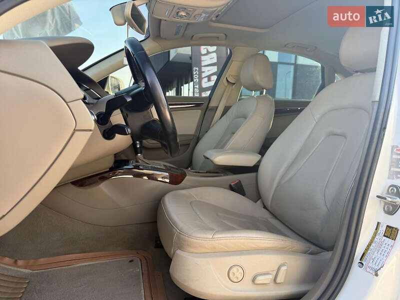 Седан Audi A4 2011 в Ужгороді