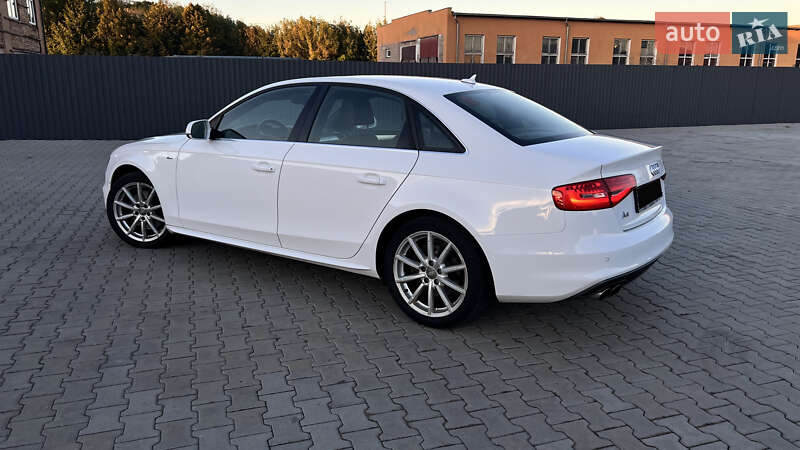Седан Audi A4 2014 в Нововолинську