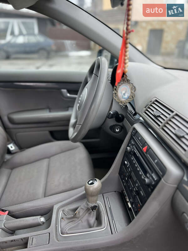 Седан Audi A4 2001 в Львове