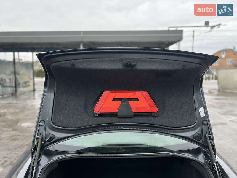 Седан Audi A4 2001 в Львове