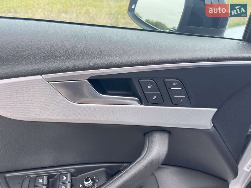 Седан Audi A4 2016 в Баре