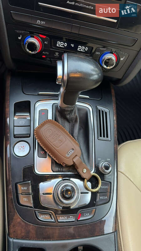 Седан Audi A4 2012 в Нововолынске