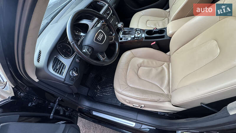 Седан Audi A4 2012 в Нововолынске