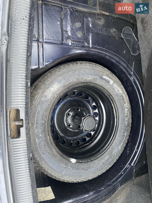 Седан Audi A4 1995 в Трускавці