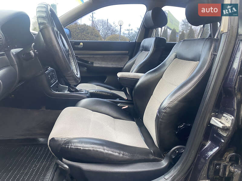 Седан Audi A4 1995 в Трускавці